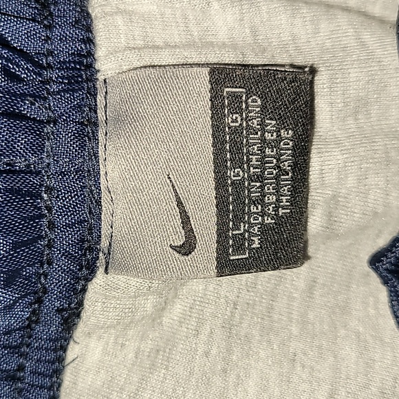 Vintage. 90s. Nike. Lined-track pants. Unique pockets. Like-new, oversized Large - Picture 10 of 15